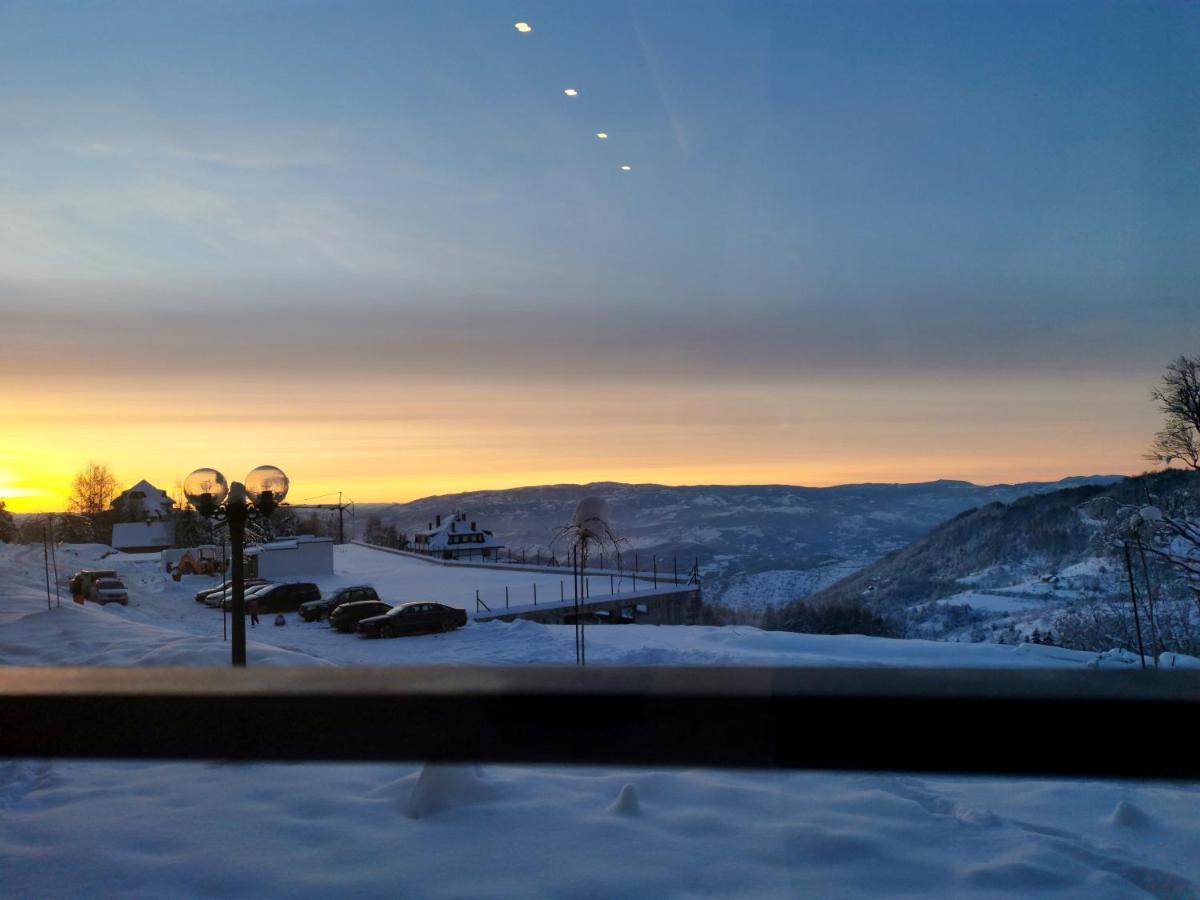 Golden Sky - Milmari Resort & Spa Копаоник Екстер'єр фото